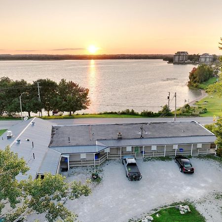 Lakeside Inn Орілья Екстер'єр фото