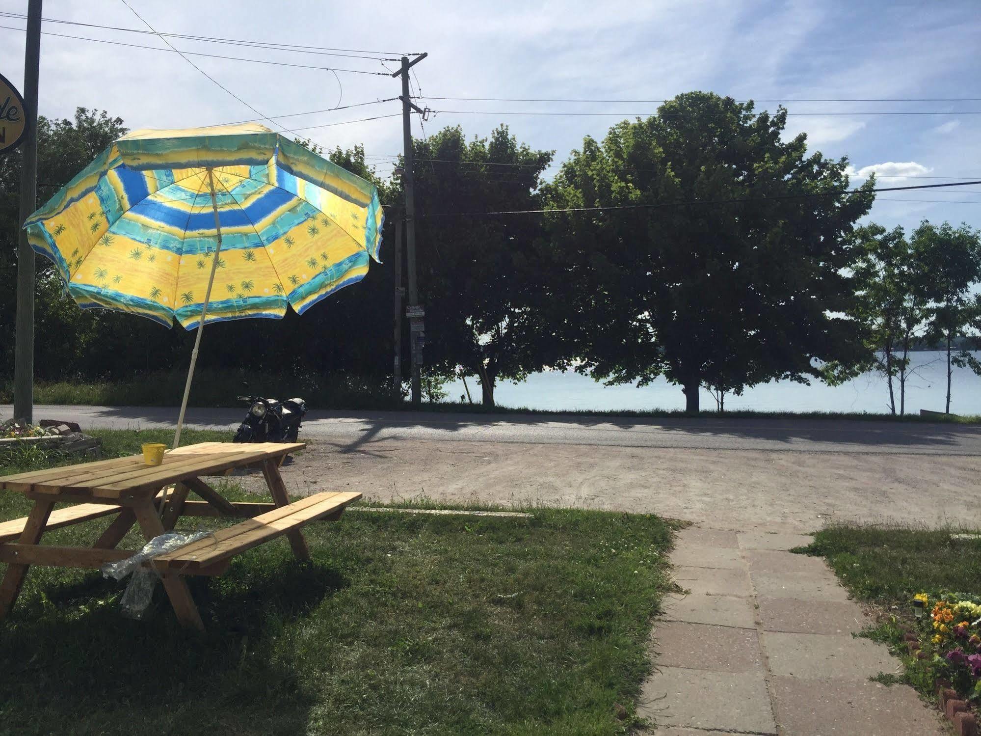 Lakeside Inn Орілья Екстер'єр фото