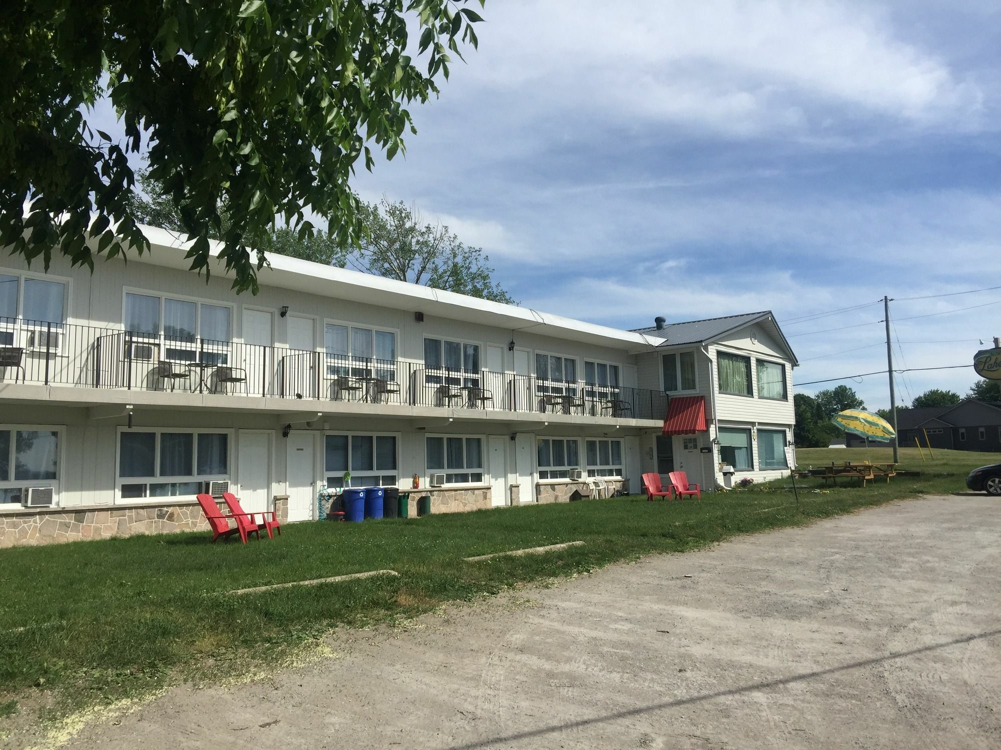 Lakeside Inn Орілья Екстер'єр фото